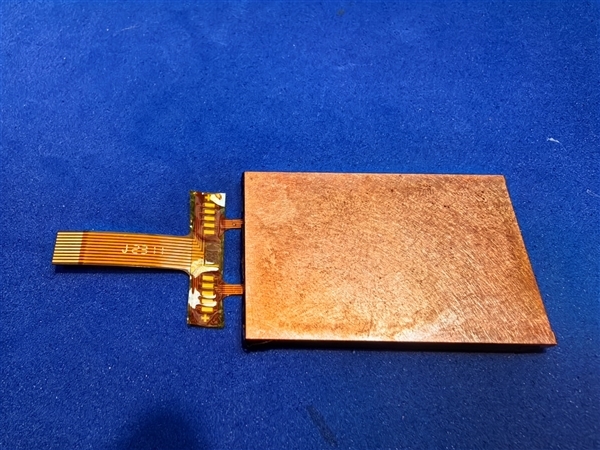揭秘全球首个固态主动散热AirJet:区区2.5mm/8g!风扇热管都洗洗睡吧