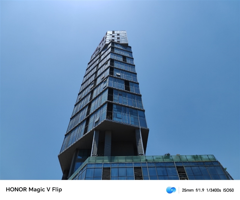 荣耀首款小折叠!荣耀Magic V Flip评测:4英寸超大外屏我能玩一天