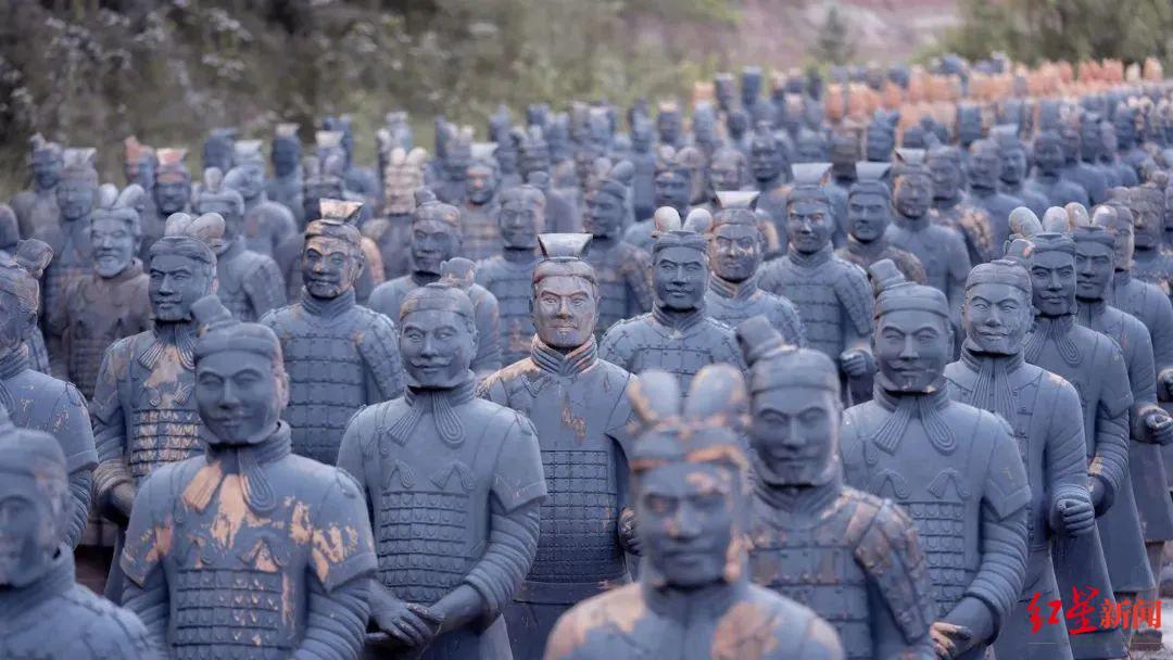 ▲开园初期气势恢弘的“兵马俑”