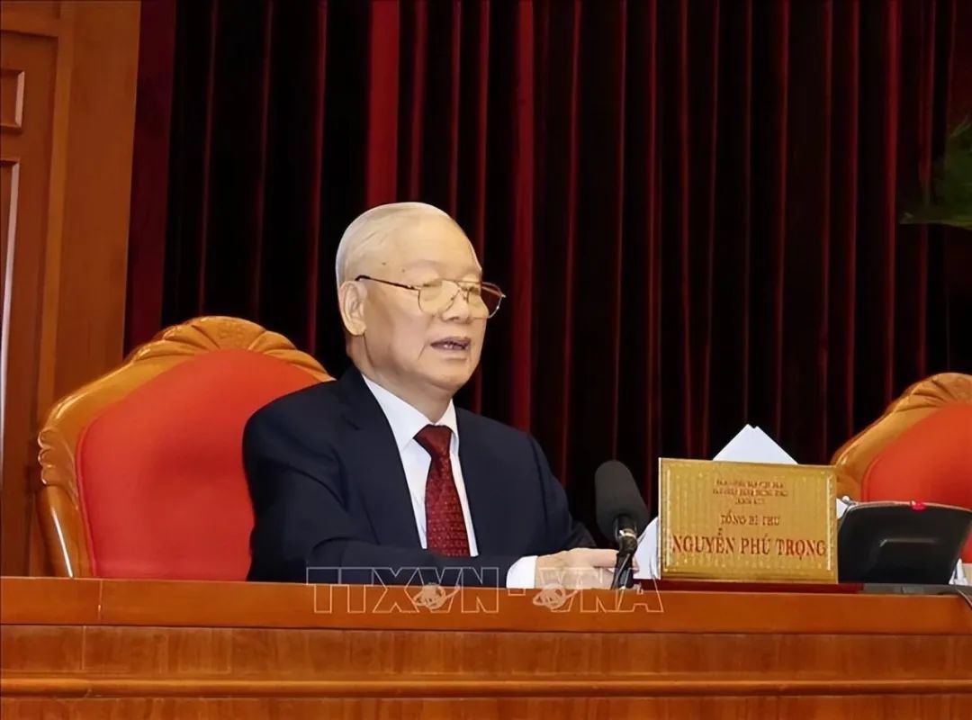 ◆5月18日,越共十三届九中全会闭幕,阮富仲出席会议,这也成为他生前最后出席的中央全会。