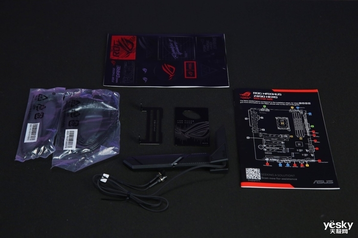 ROG MAXIMUS Z890 HERO主板+龙神3 EXTREME礼盒开箱:顶级配置,信仰拉满