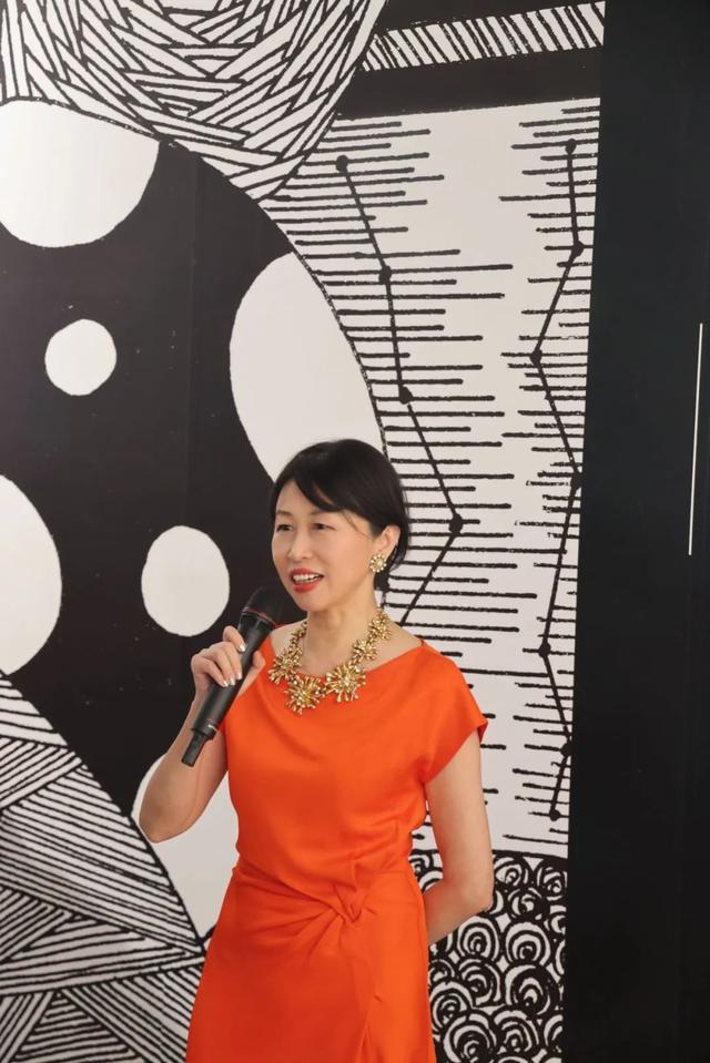 ▲ 凤凰中心馆长、凤凰艺术总编辑肖戈