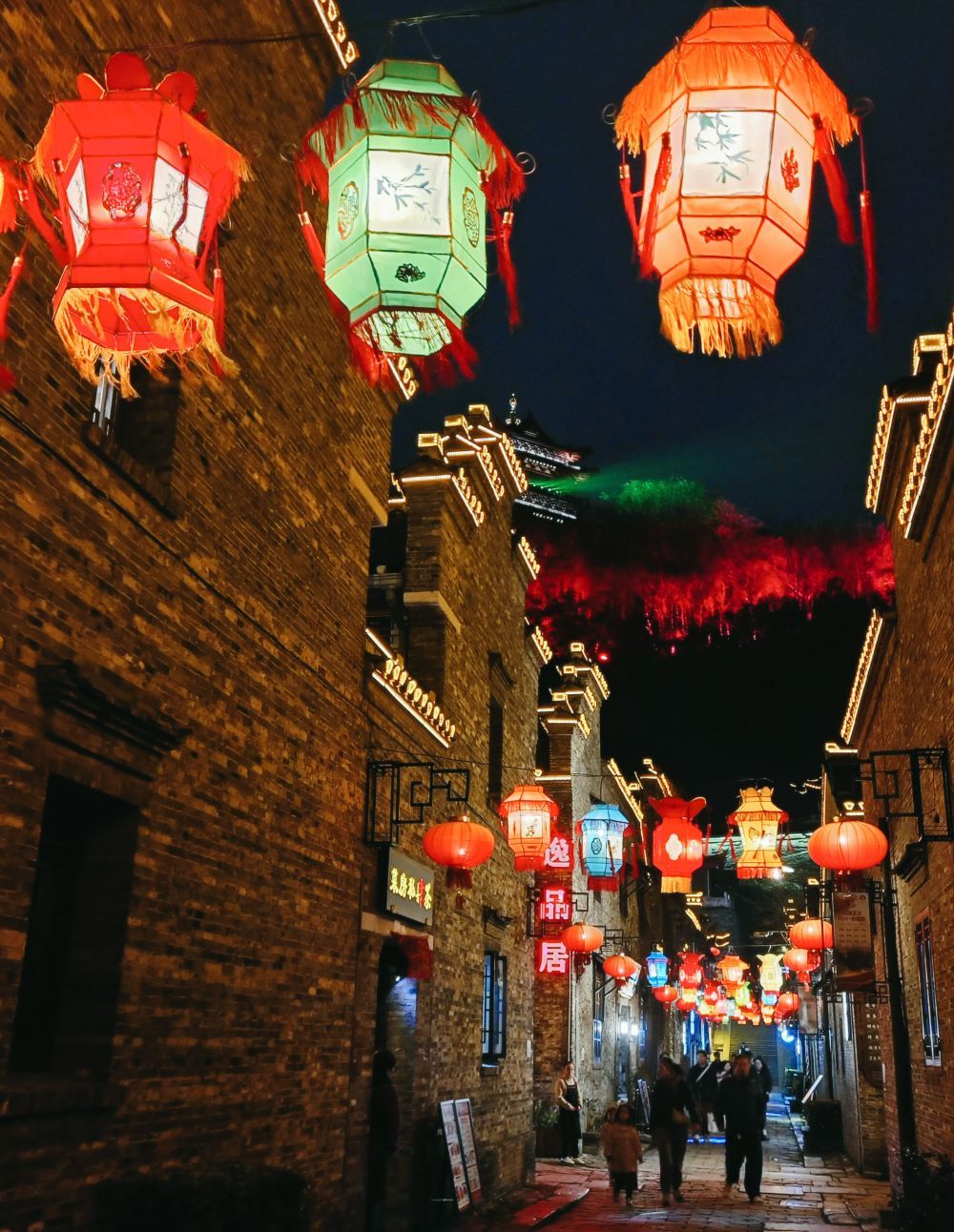 西津渡夜景（4月23日摄）。新华社记者 柯高阳 摄