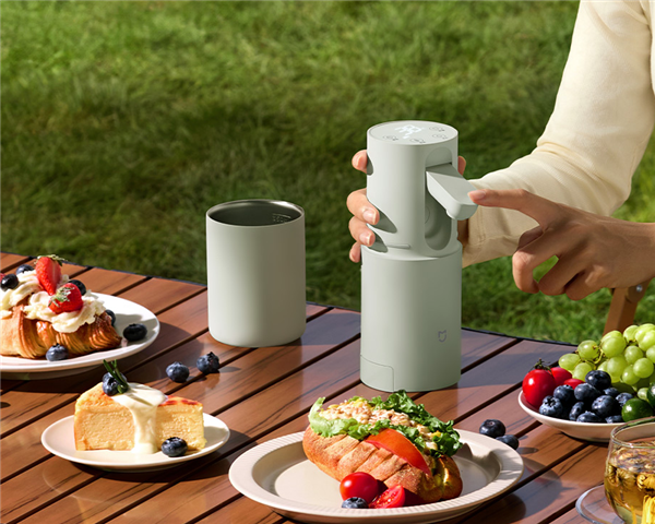 出差旅游热水神器!小米米家便携即热饮水机发布:249元 3秒即热