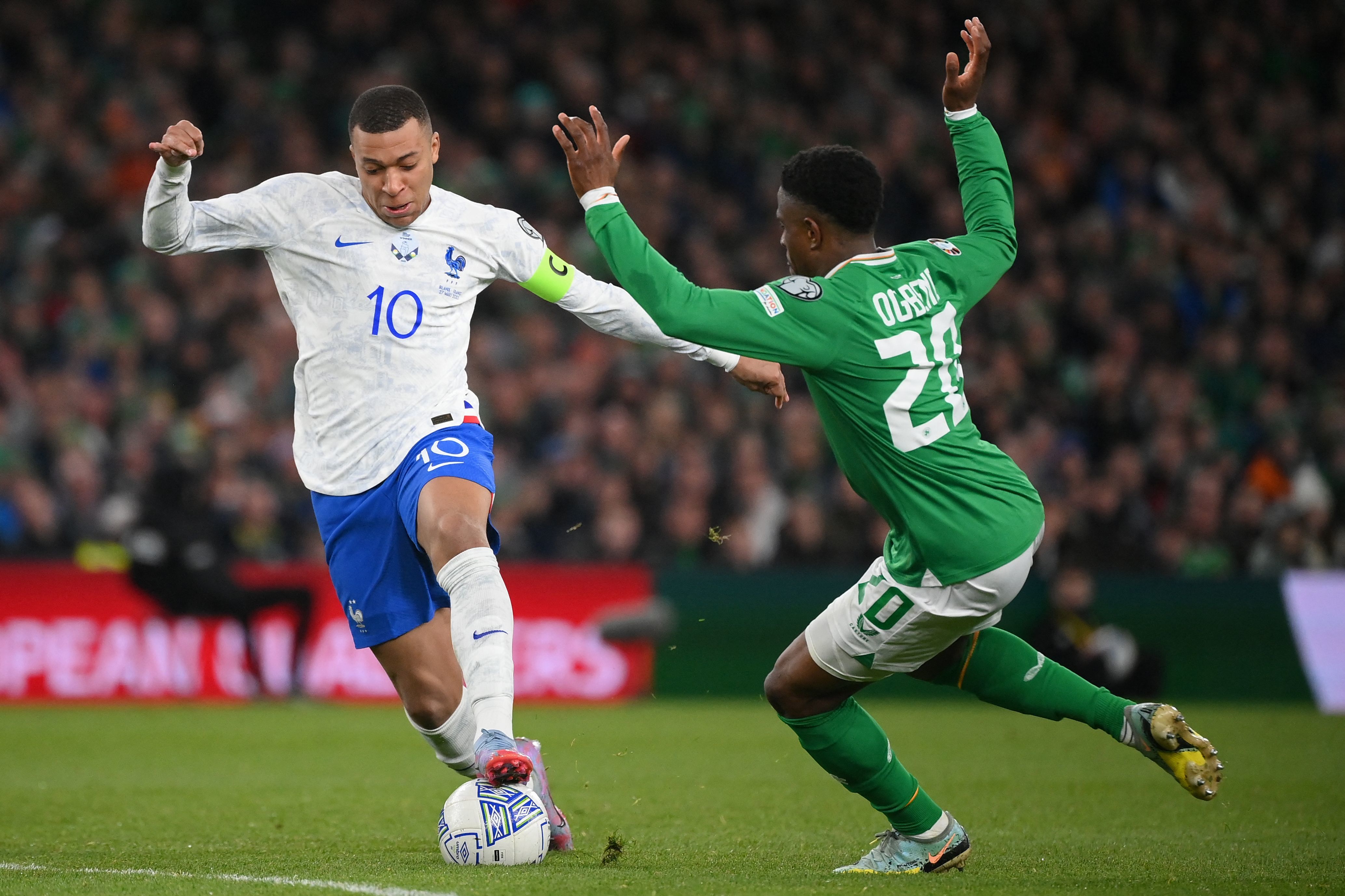 欧锦赛|D组前瞻：夺冠，“高卢雄鸡”的唯一目标_凤凰网