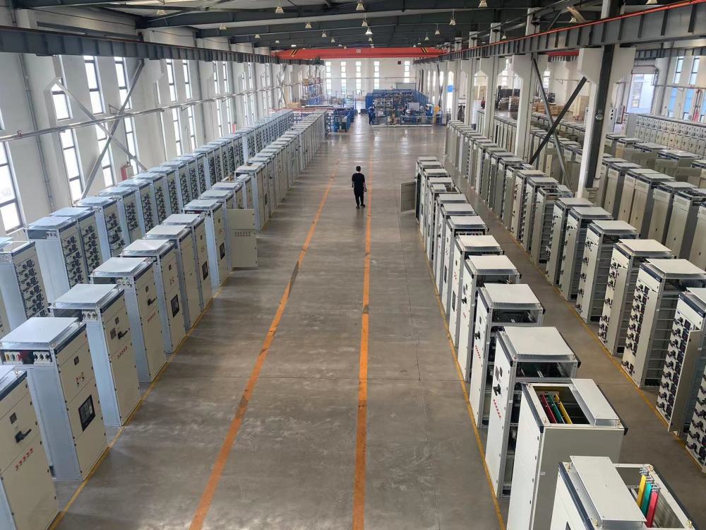 天津德通电气有限公司的生产车间.新华社记者 尹思源 摄