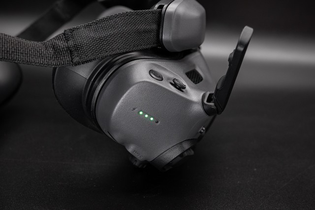 大疆Avata 2评测:新增一键花飞,自带桨保零基础上手的飞行体验无人机