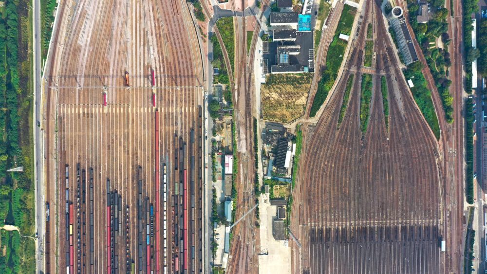 这是2023年9月拍摄的郑州北站编组场（无人机照片）。新华社记者 殷刚 摄