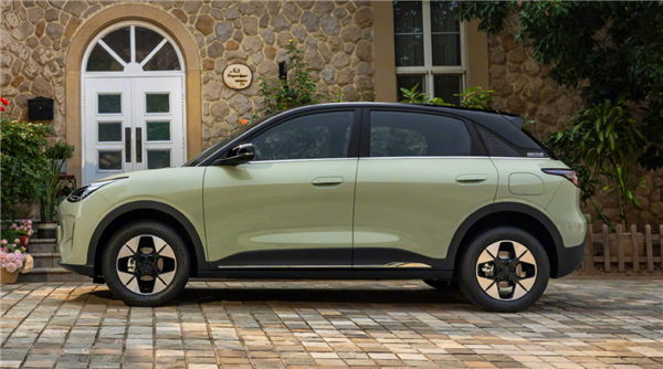 预售7.88万起 吉利星愿配置曝光:全系宁德电池、Flyme车机