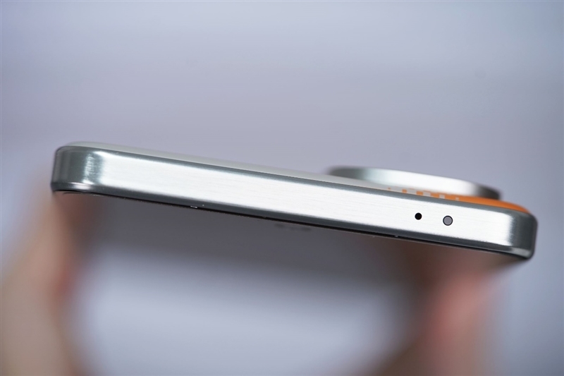 全球首款天玑9400游戏机iQOO Neo10 Pro全面评测:144帧丝滑玩《星铁》真香!