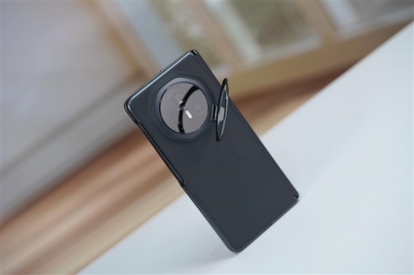 年度折叠屏手机推荐!荣耀Magic V3绒黑色图赏