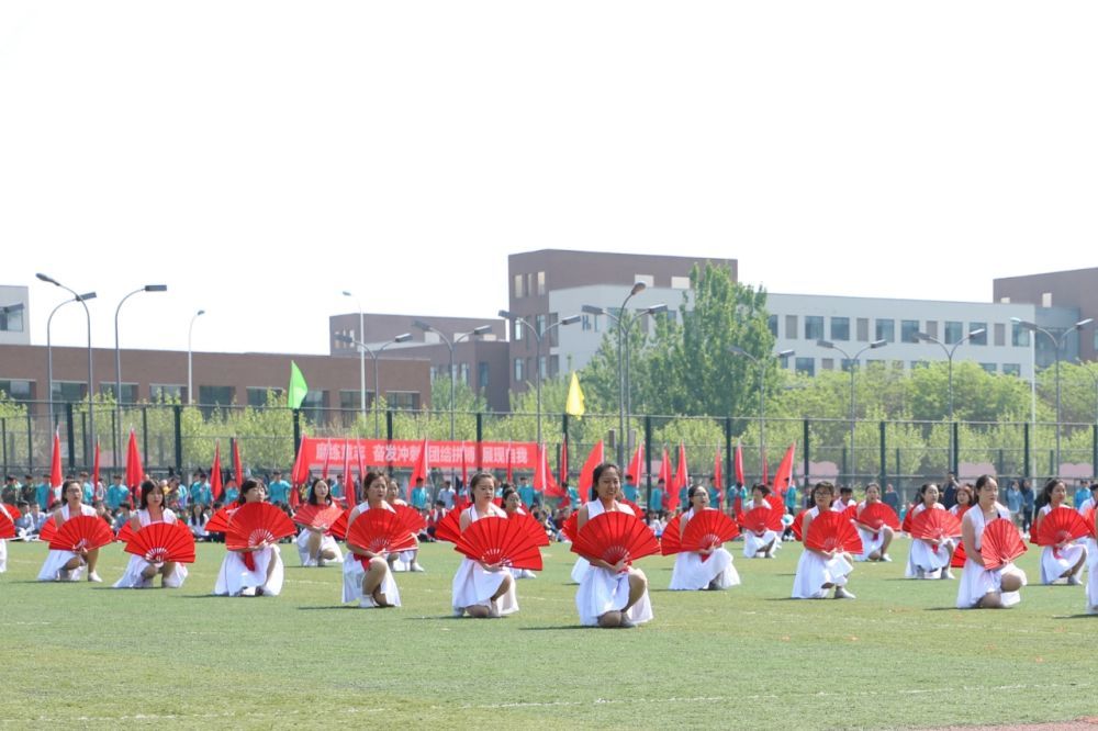 2019年4月26日,承德应用技术职业学院学生在天津中德应用技术大学运动
