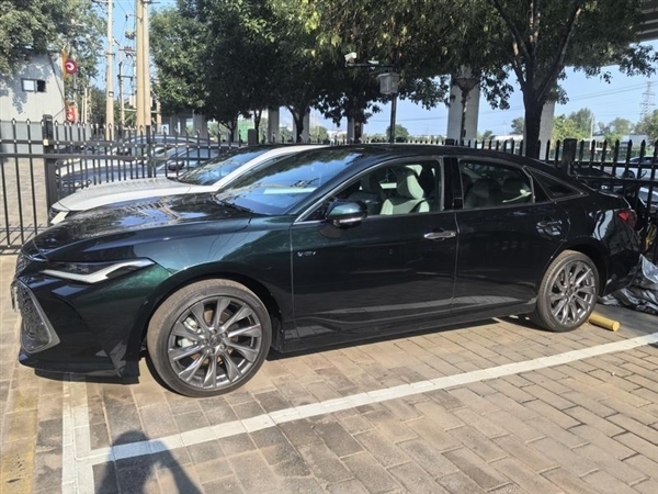 17.88万起 新款丰田亚洲龙上市:一箱油续航超1000公里