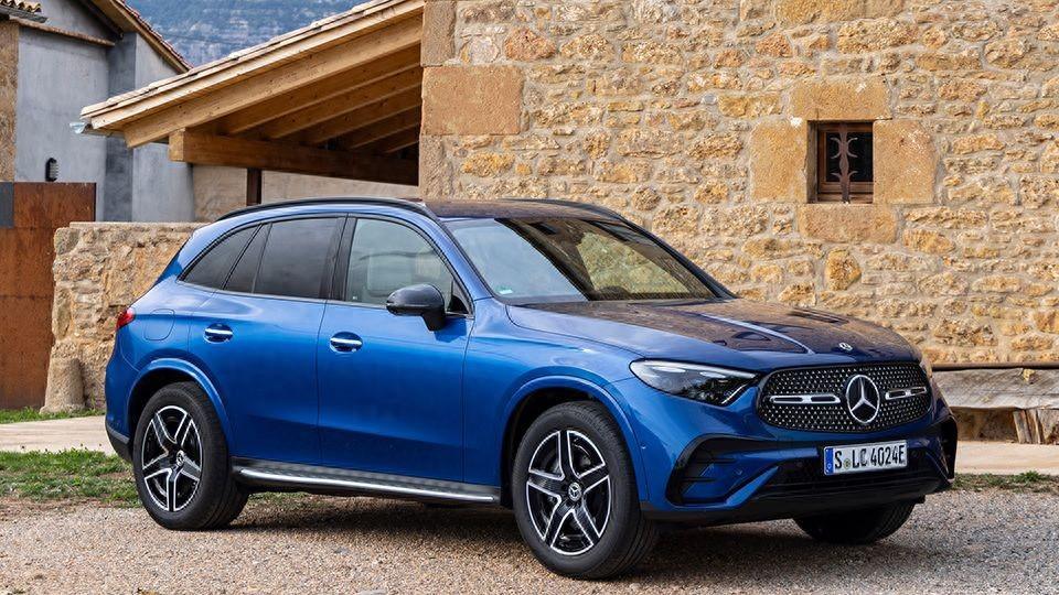 新款奔驰glc,燃油版降价上市,插混也将油电同价?