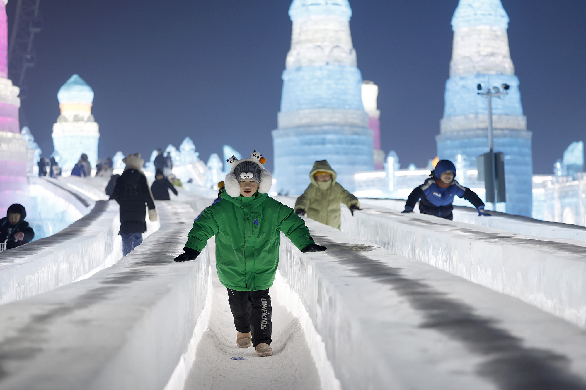 “冰雪游”持续火热