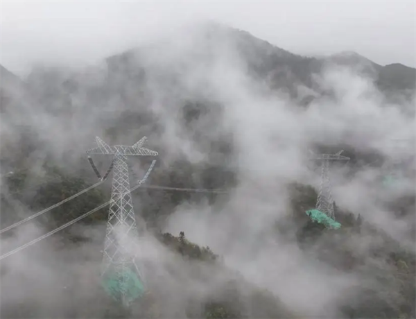 世界海拔最高!我国特高压输电线路工程“鄂1标段”全线贯通