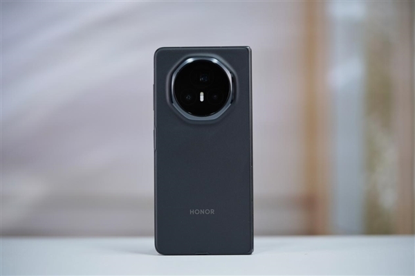 年度折叠屏手机推荐!荣耀Magic V3绒黑色图赏