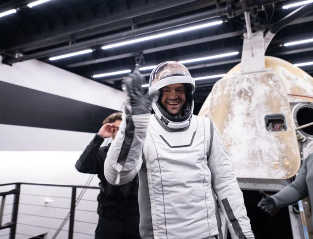 ▲被特朗普指定的美国宇航局(NASA)新任负责人贾里德·艾萨克曼曾在今年9月通过SpaceX完成了首次商业太空行走