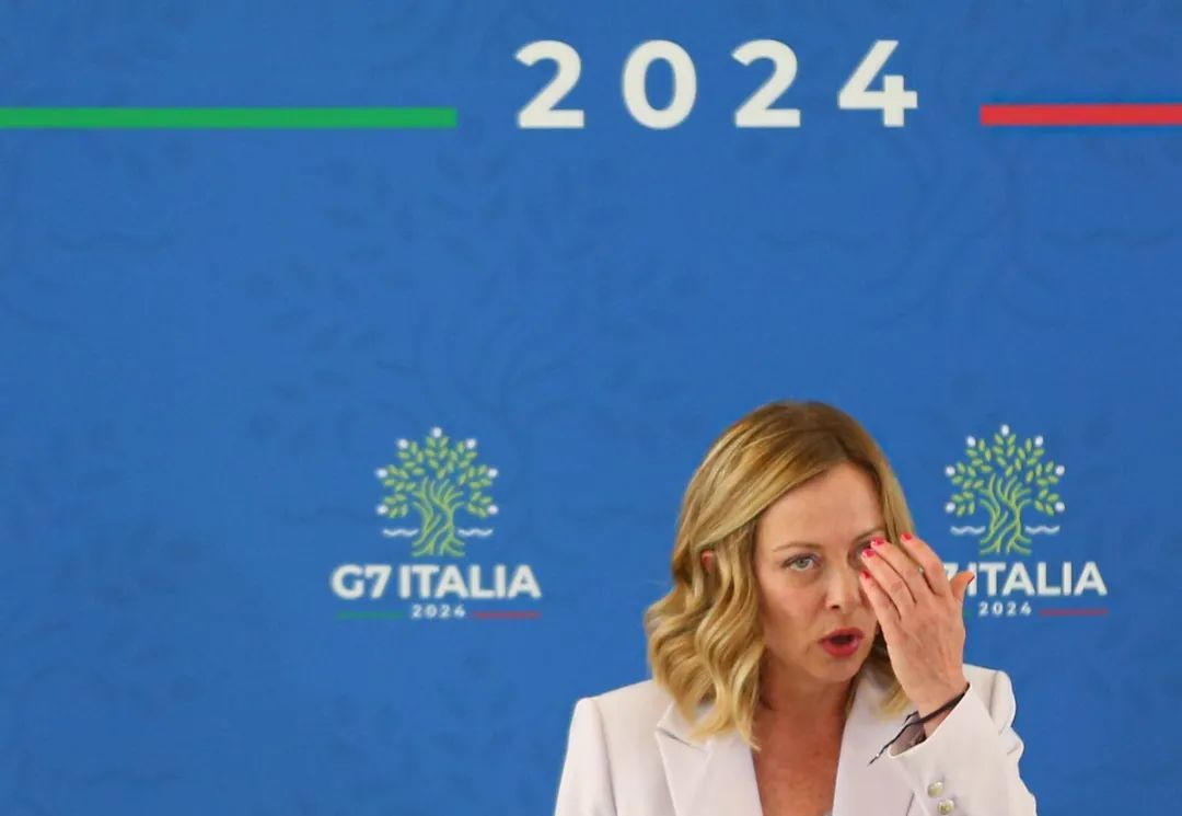 意大利总理梅洛尼在新闻发布会上。