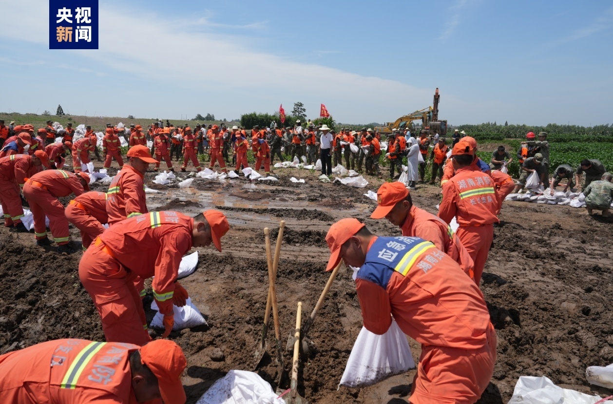 400人紧急出动，已成功封堵“第二道防线”3处管涌