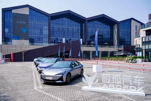 老牌车企科技力不可小觑_凤凰网汽车_凤凰网