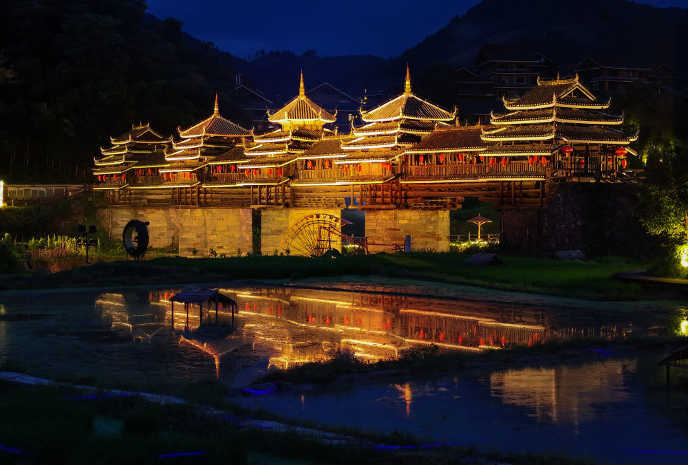 这是位于广西柳州市三江侗族自治县林溪镇平岩村的程阳永济桥(无人