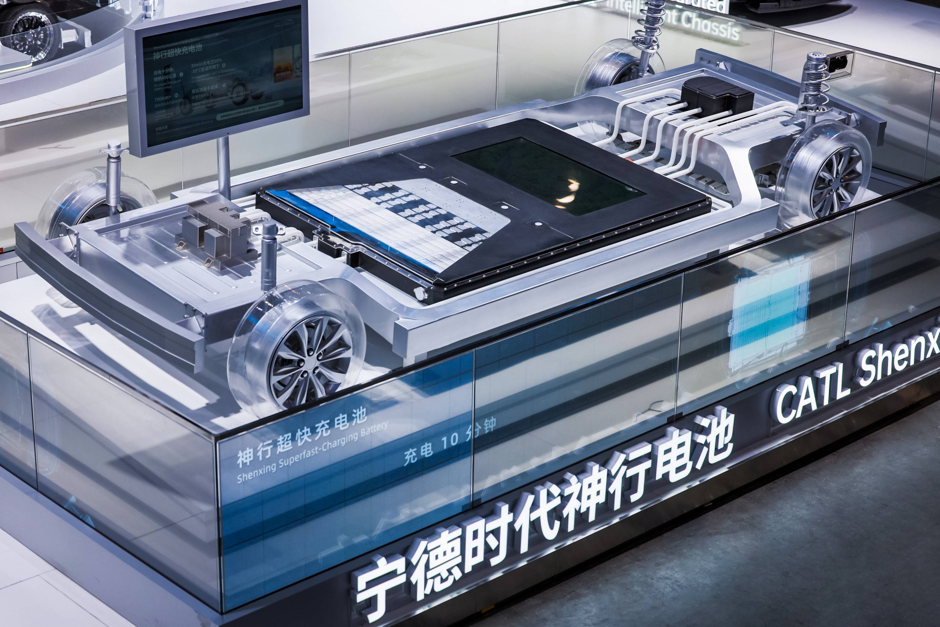宁德时代发布神行 PLUS,1000km 续航,10 分钟补能 600 公里_凤凰网