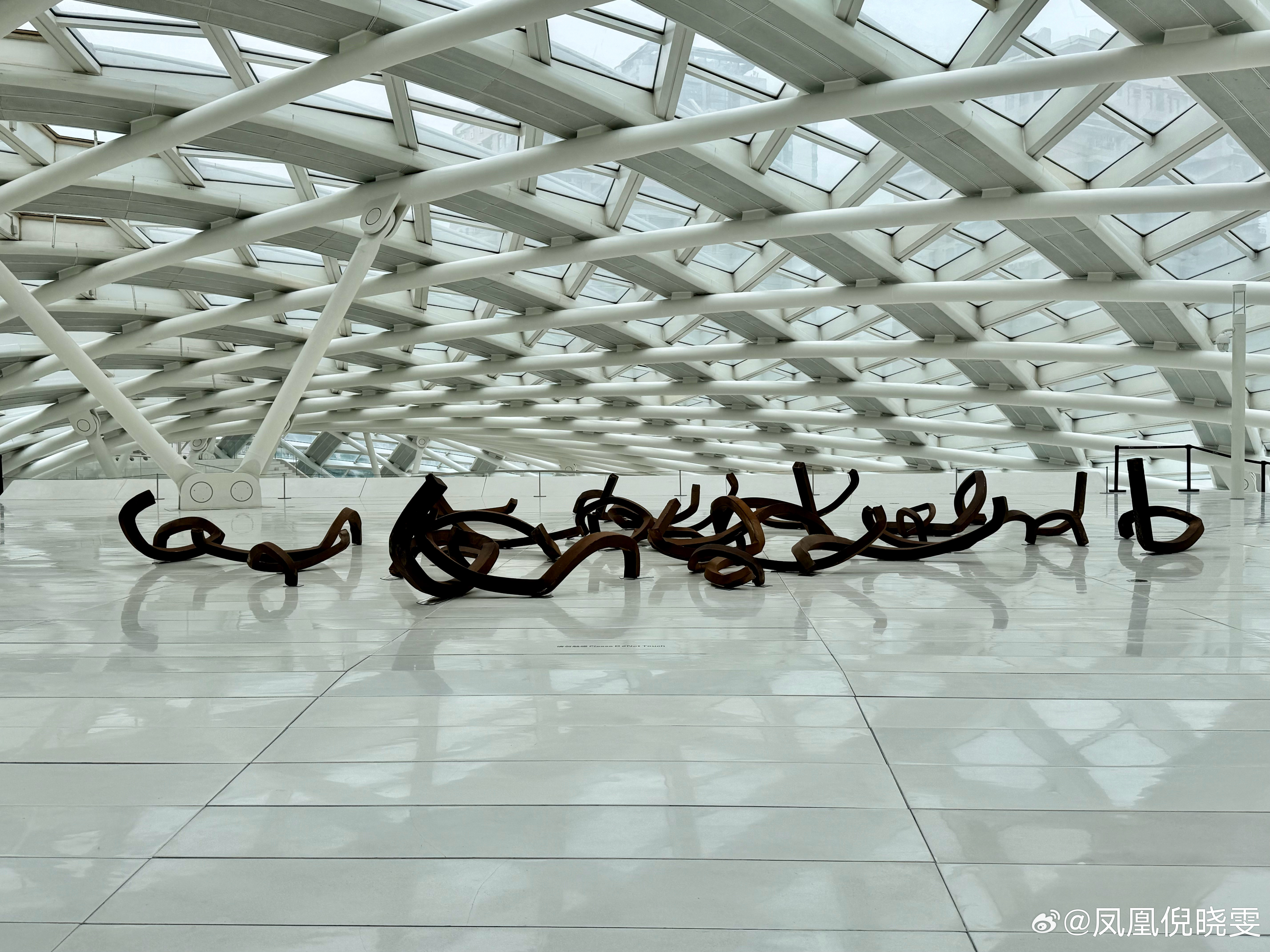 公司展览又上新了，这次是法国艺术家贝纳&middot;维内的回顾展，充满了不确定性