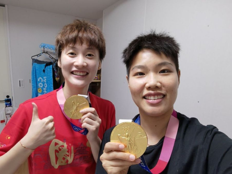 陈雨菲(左)与黄东萍是目前国羽阵容中名副其实的奥运卫冕冠军