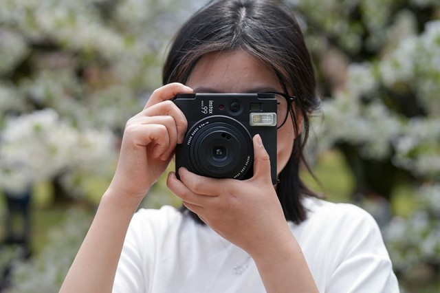 一次成像也有高级感 富士instax mini 99拍立得相机上手评测