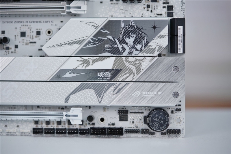 不止颜值!华硕ROG STRIX Z890-A GAMING WIFI S吹雪主板评测:300W性能释放 内存一键提速