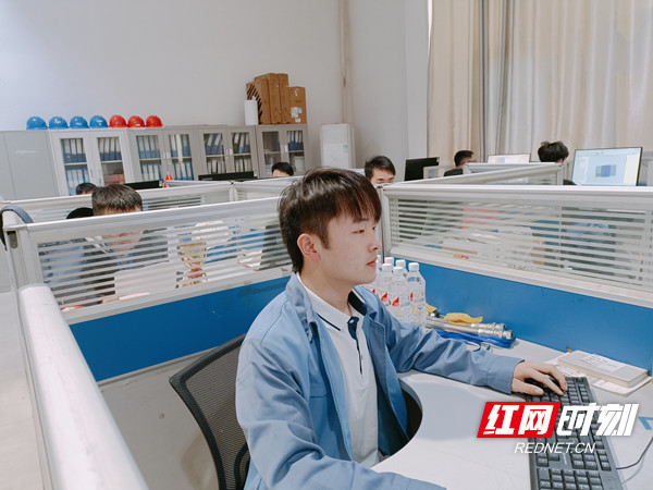 湖湘工匠丨从职校生到结构工程师，他用匠心致青春_凤凰网