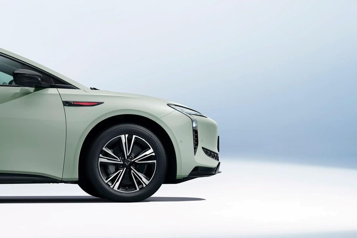 “5+2”权益已到账 红旗EH7有多香?