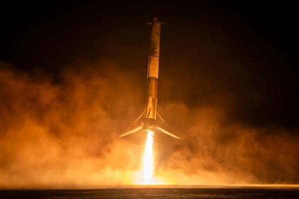 SpaceX一手猎鹰火箭发射龙飞船：13次送53名航天员入太空