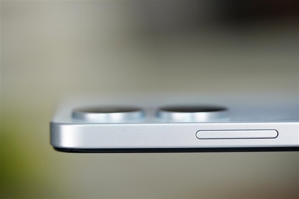 749元5G入门神机!Redmi 13C彩虹星纱图赏