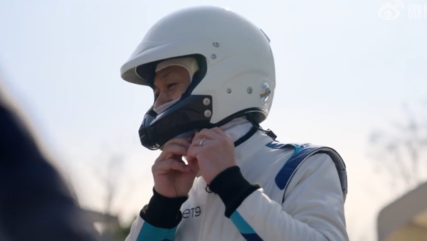 李斌测试蔚来ET9神秘技术