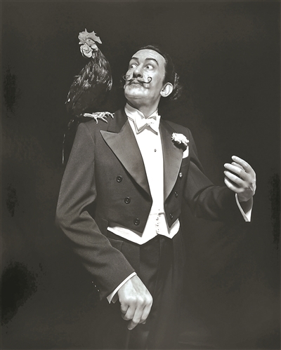 杉本博司,《萨尔瓦多·达利》,1999,明胶银盐相纸,93.6×75cm。公式Hiroshi Sugimoto,图片由艺术家提供