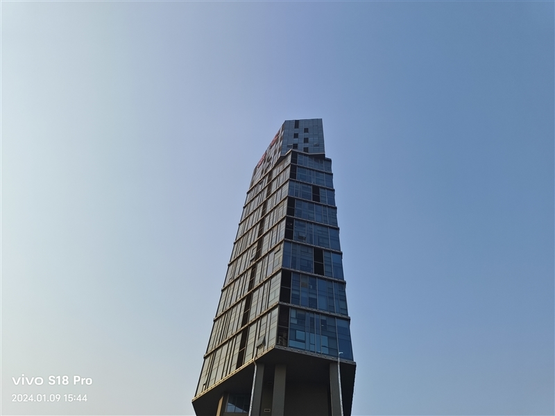 打破人像手机性能边界!vivo S18 Pro评测:不仅拍人好 玩游戏更出色
