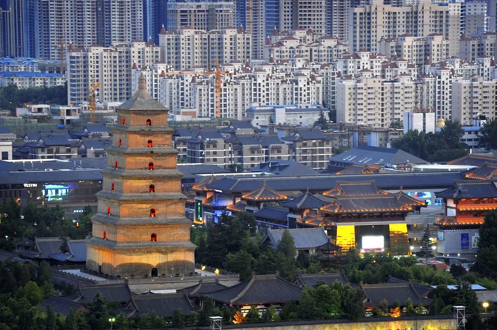 哈萨克斯坦阿拉木图城市景观。图/视觉中国