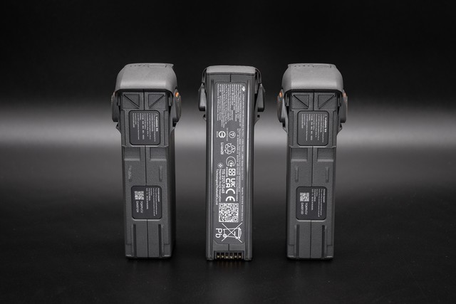 大疆Avata 2评测:新增一键花飞,自带桨保零基础上手的飞行体验无人机