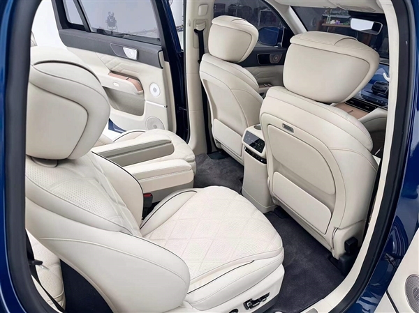 神似问界M9 奇瑞风云T11实车亮相:双拼车身+增程混动