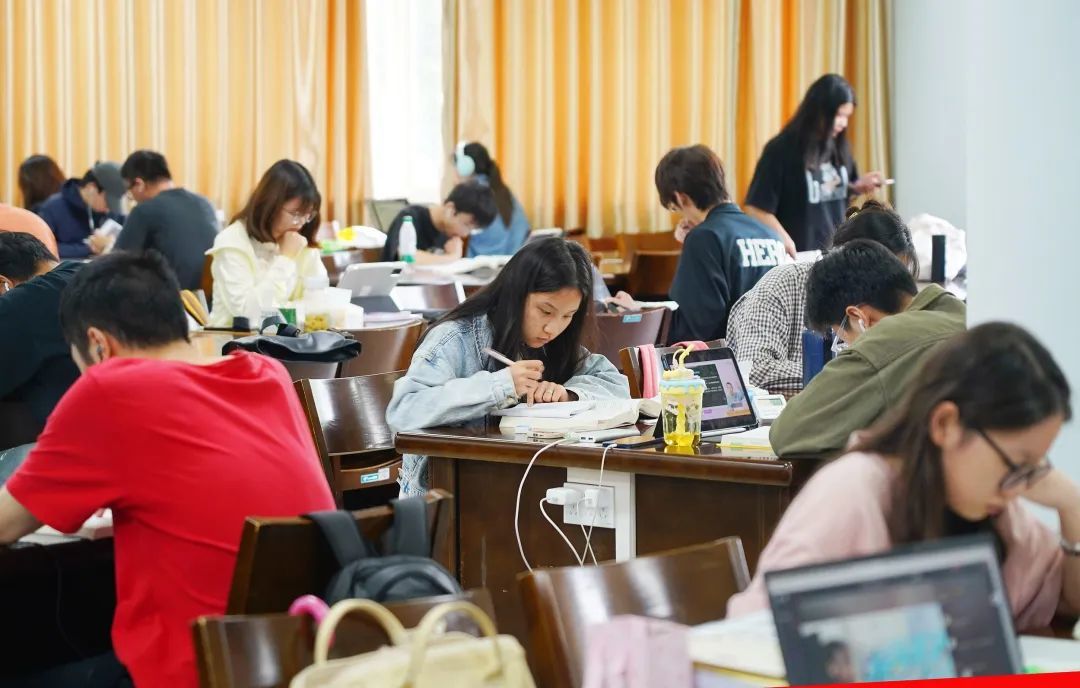 考研人数两连降，大学生不想卷了吗？