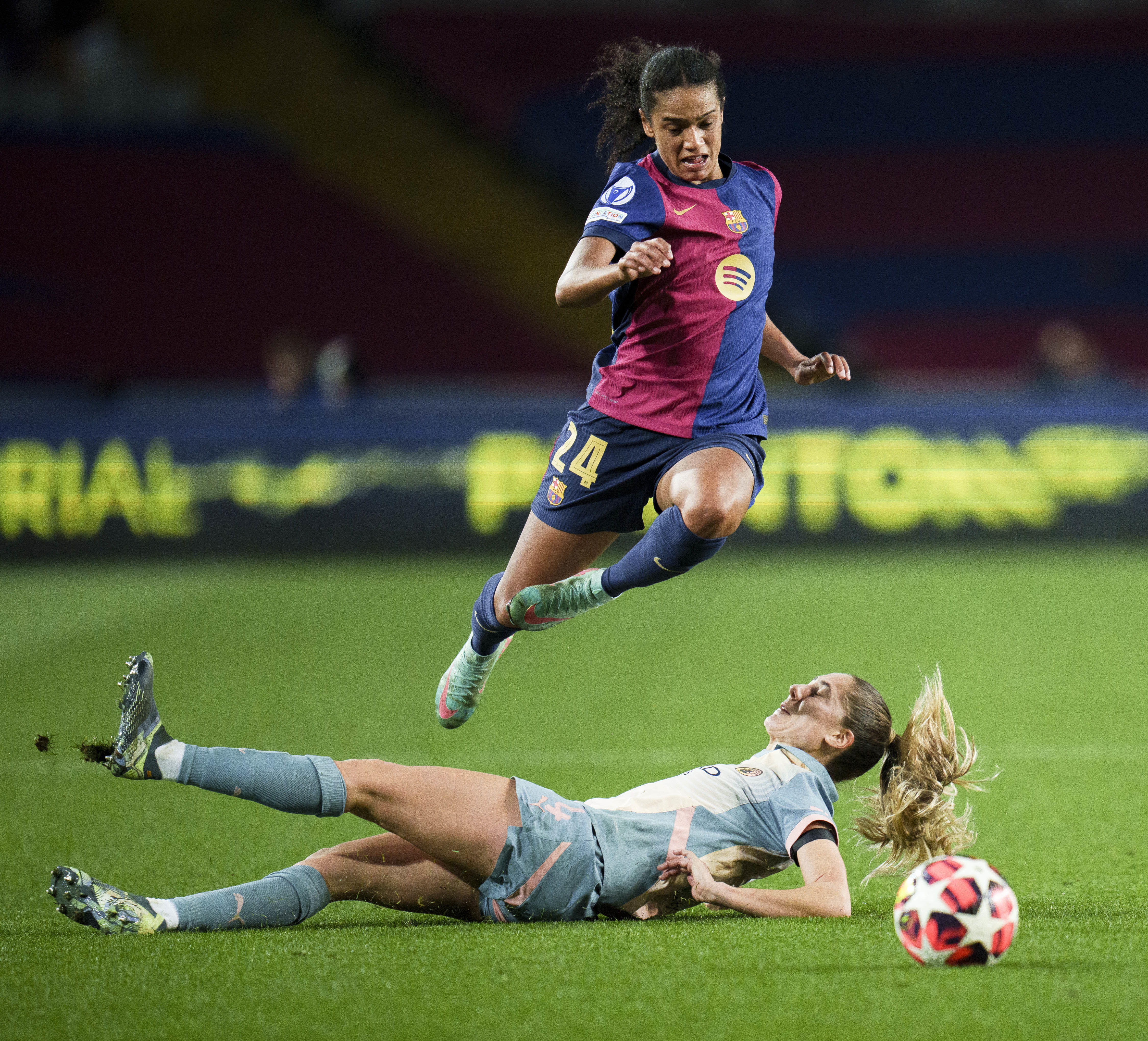 足球——欧冠女足：巴塞罗那胜曼城_凤凰网