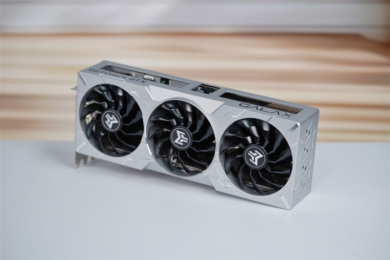 影驰GEFORCE RTX 4070Ti SUPER 金属大师Plus OC评测：重量级玩家的重量级选择