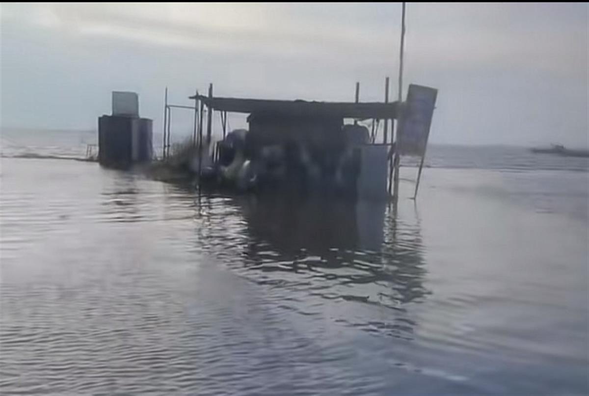 环渤海多地海水倒灌，专家称与天文大潮有关，居民：几十年没见过