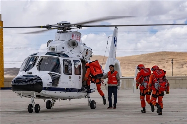 成功挑战世界屋脊!中国两型自主直升机飞上青藏高原