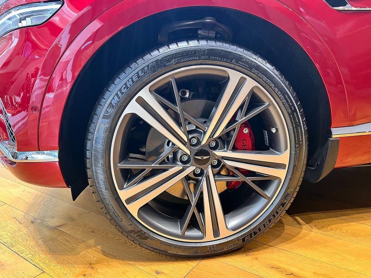 如何说服新贵们购买一台捷尼赛思?试试这款GV80轿跑