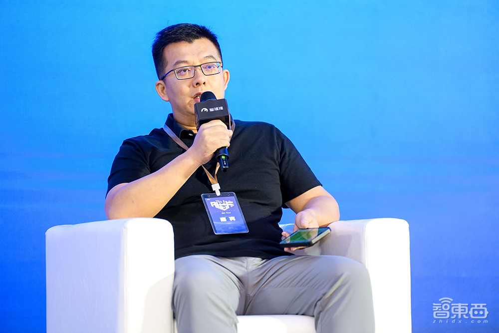 直击国产AI芯片生存现状:GPU造血,TPU突袭,Chiplet成大势,网络卡脖子