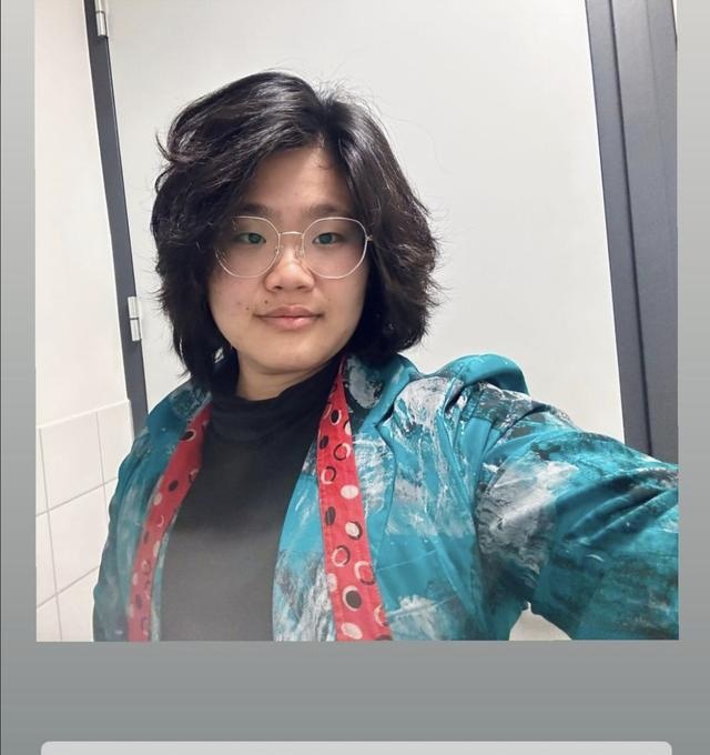 毕福剑27岁女儿毕凌罕晒素颜照，瘦了一圈显秀气，造型越来越淑女 - 小轻秀场