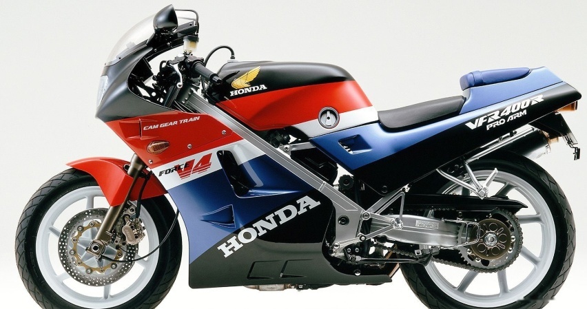 本田VFR400R经典单摇臂400cc，V型四缸跑车